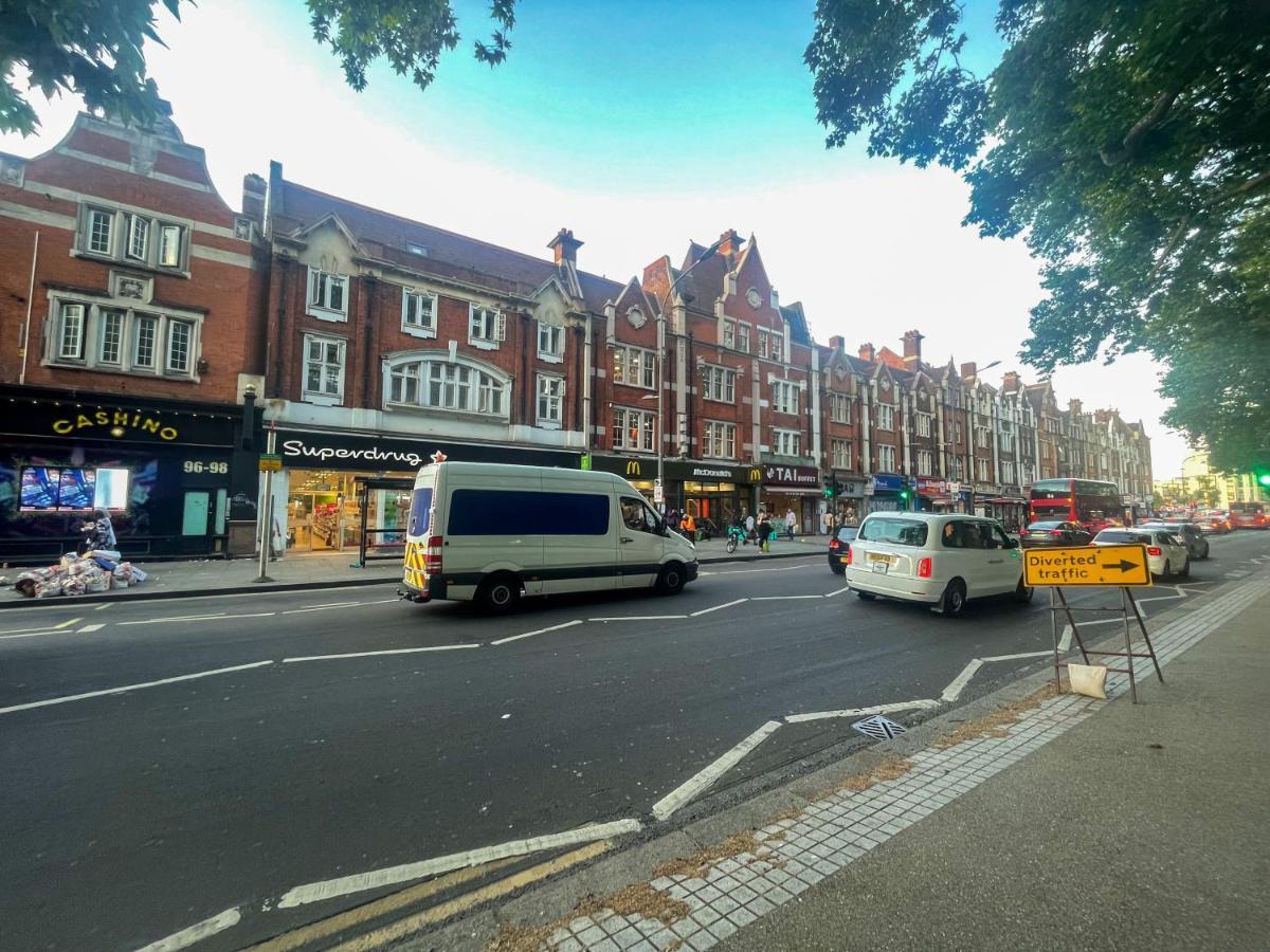96 Uxbridge Road Apartments ロンドン エクステリア 写真